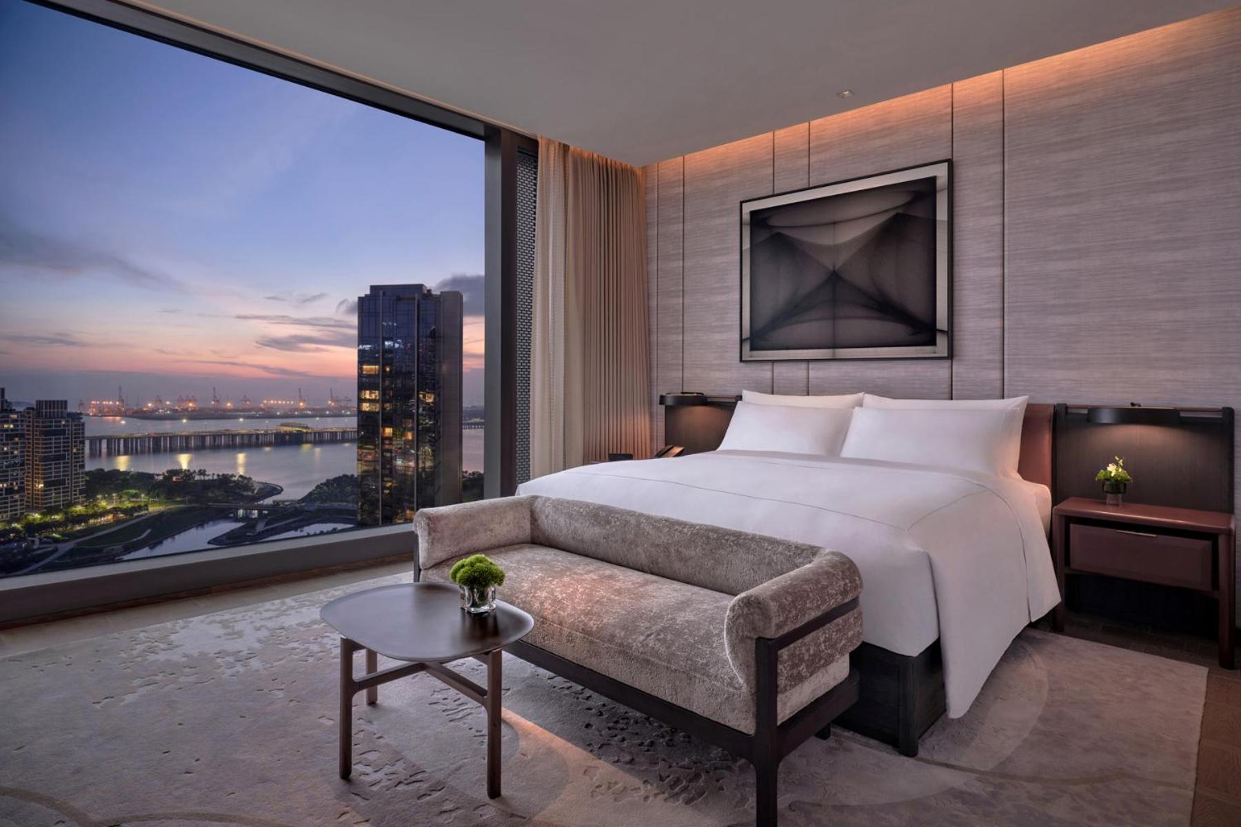 Conrad Shenzhen, The First Art Museum Hotel In Greater Bay Area With The Stunning Bay And Sunset View In The Hotel Terrace Exterior photo