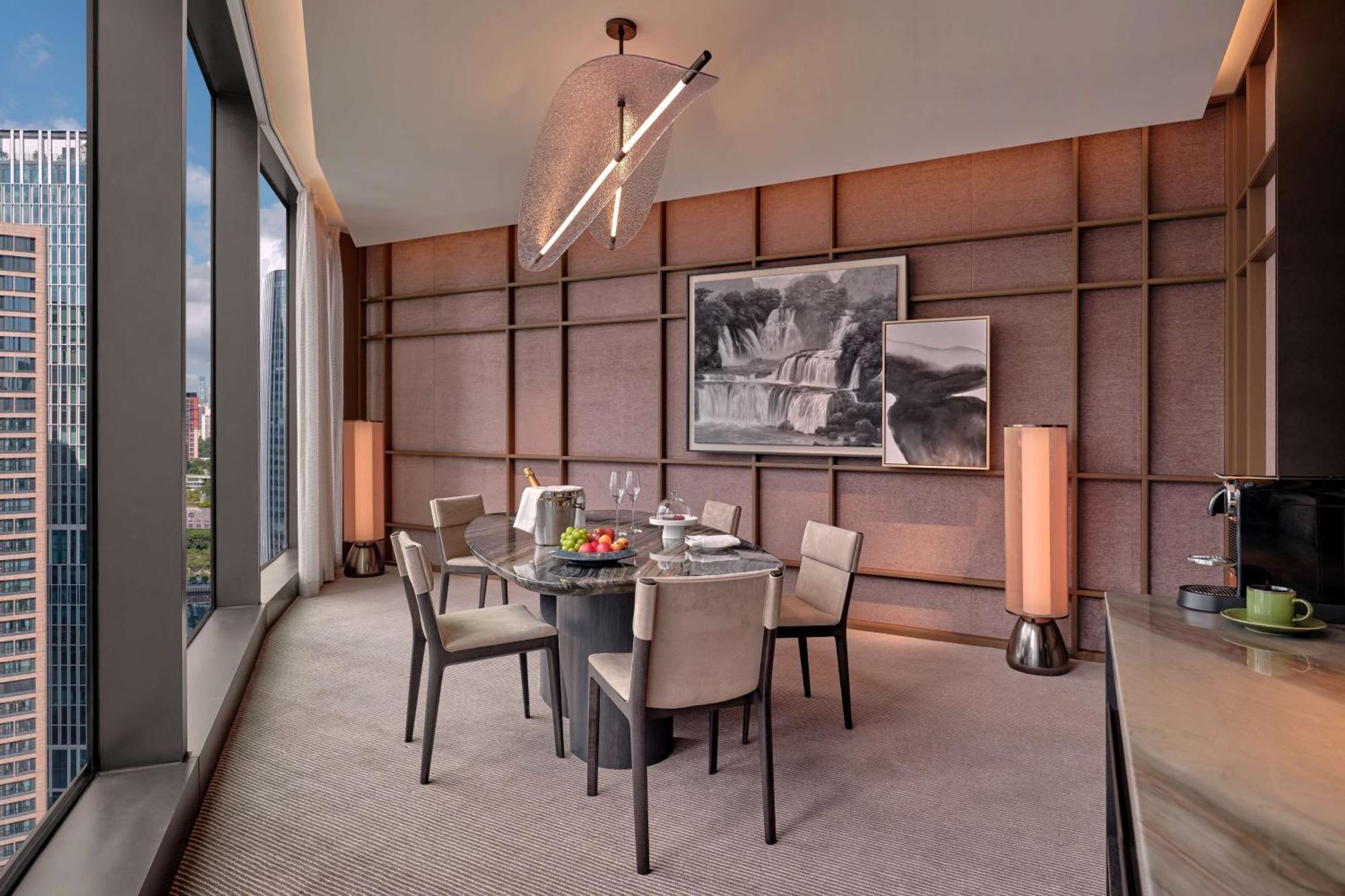 Conrad Shenzhen, The First Art Museum Hotel In Greater Bay Area With The Stunning Bay And Sunset View In The Hotel Terrace Exterior photo