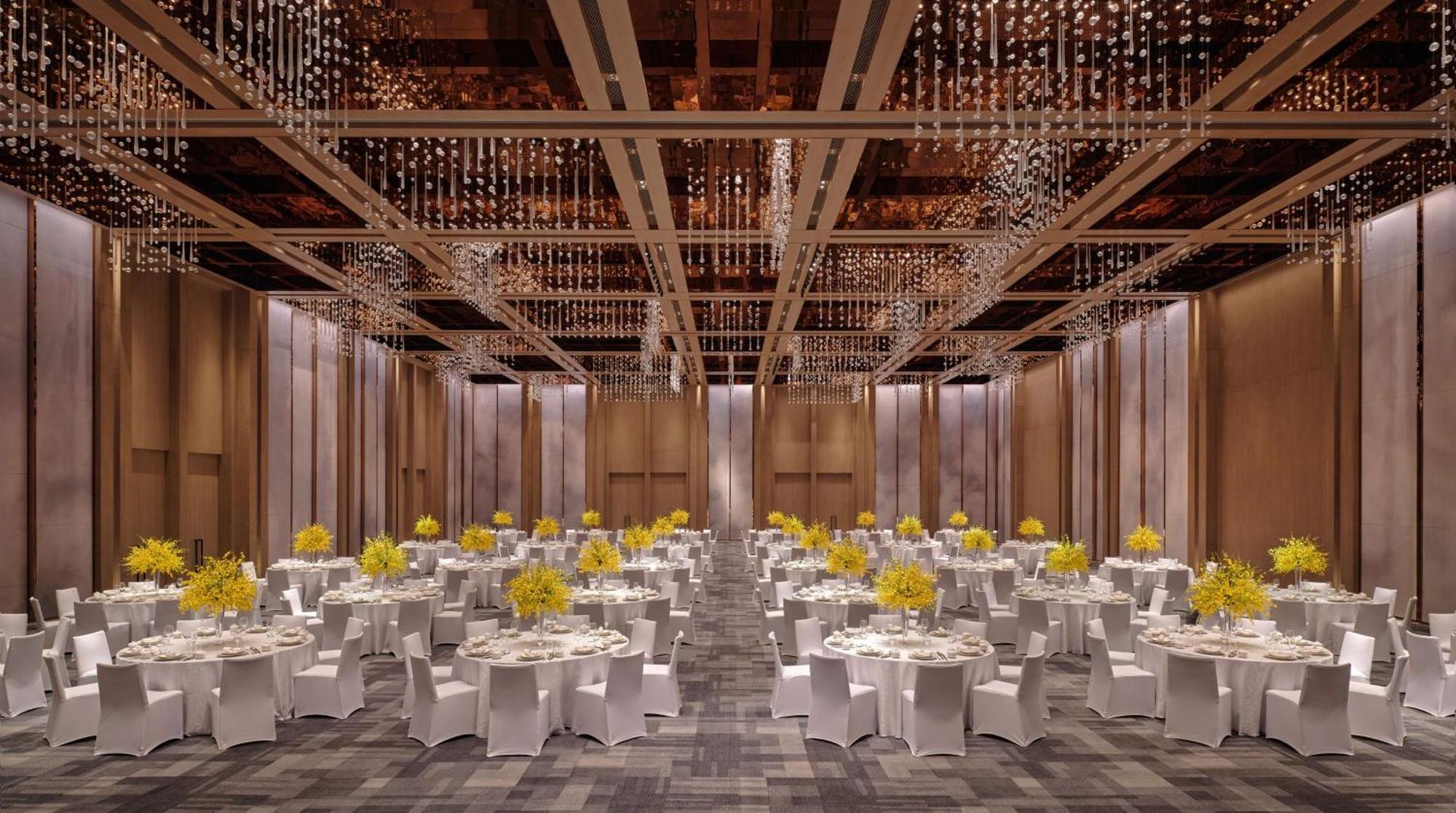 Conrad Shenzhen, The First Art Museum Hotel In Greater Bay Area With The Stunning Bay And Sunset View In The Hotel Terrace Exterior photo